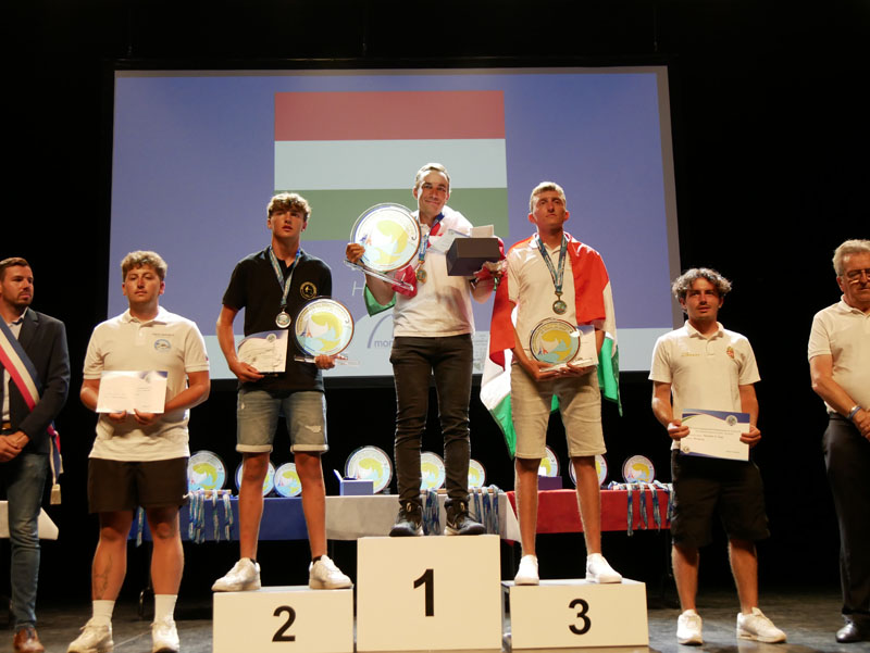 egyéni_dobogó_u25.jpg